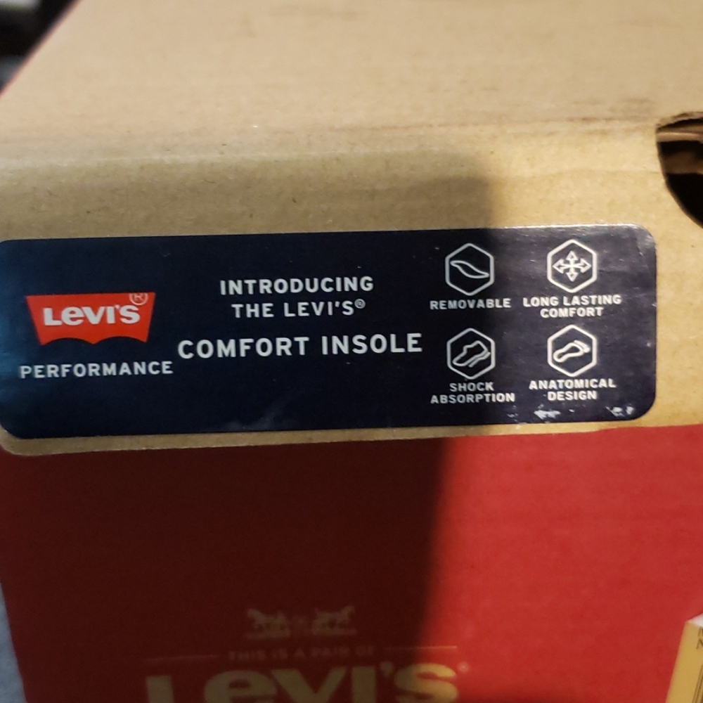 Mens Levi's shoes >Brand New - Picture 6 of 6